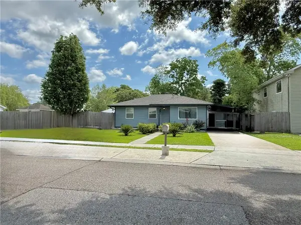 63 Packenham Avenue, Chalmette, LA 70043