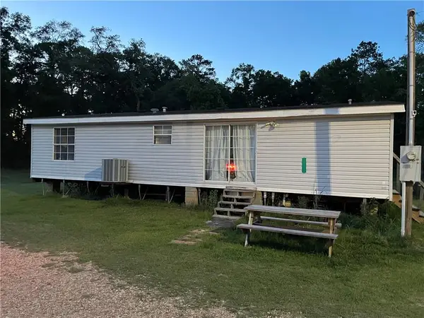 16227 E Club Deluxe Road, Hammond, LA 70403