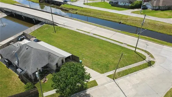 1000 N Lester Avenue, Metairie, LA 70003