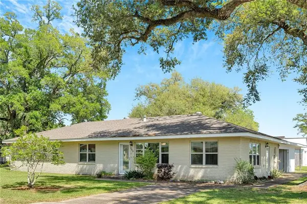 243 River Oaks Drive, Luling, LA 70070