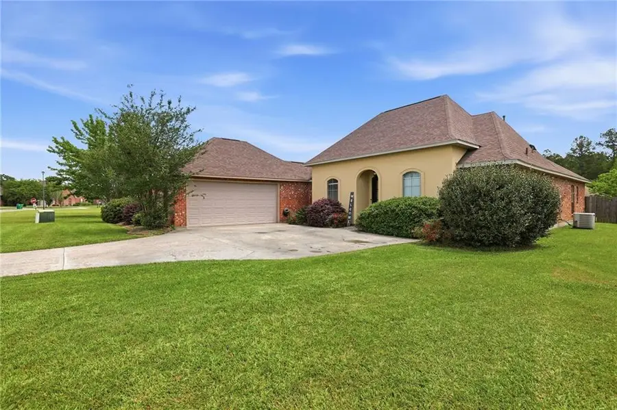 38606 Red Bud Lane, Denham Springs, LA 70706 - #2