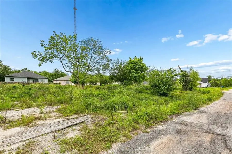 3166 Elmwood Park Drive, New Orleans, LA 70114 - #3