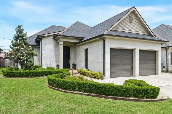 237 Oak Dale Drive, Gretna, LA 70056