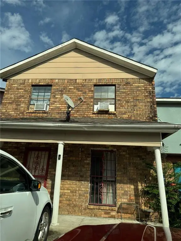 148 Westpark Court, New Orleans, LA 70114