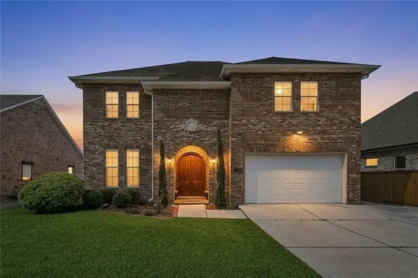 1109 Lake Frances Drive, Gretna, LA 70056