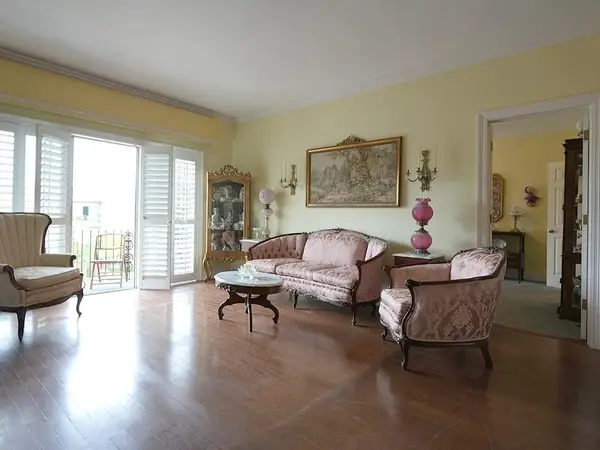 800 Rue Burgundy Street #315, Metairie, LA 70005