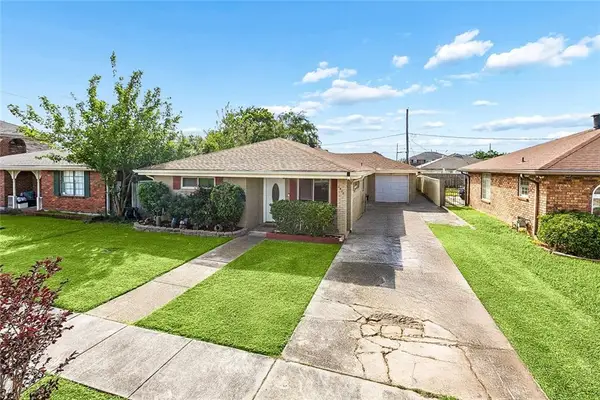 2404 Gallant Drive, Chalmette, LA 70043