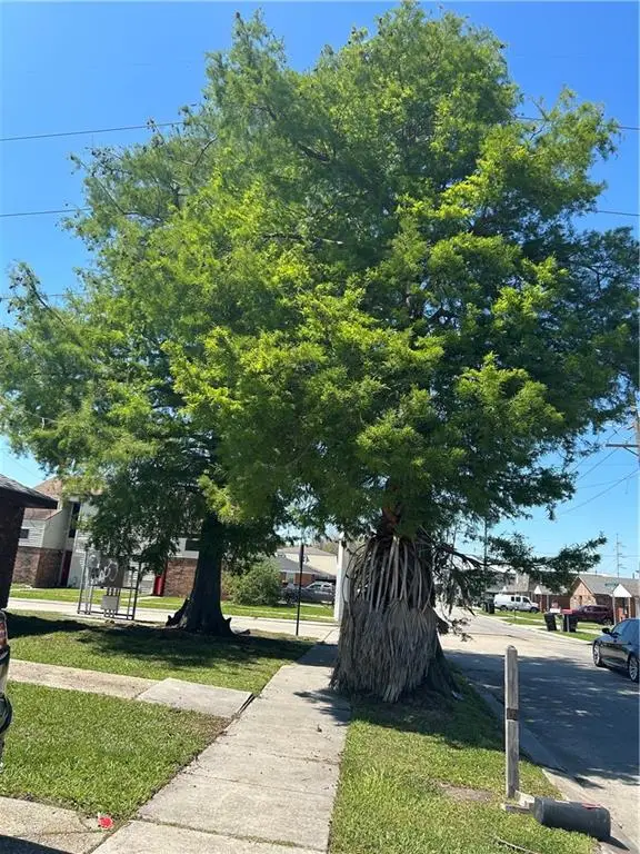 400 E Liberaux & Laplace Street, Chalmette, LA 70043 - #1