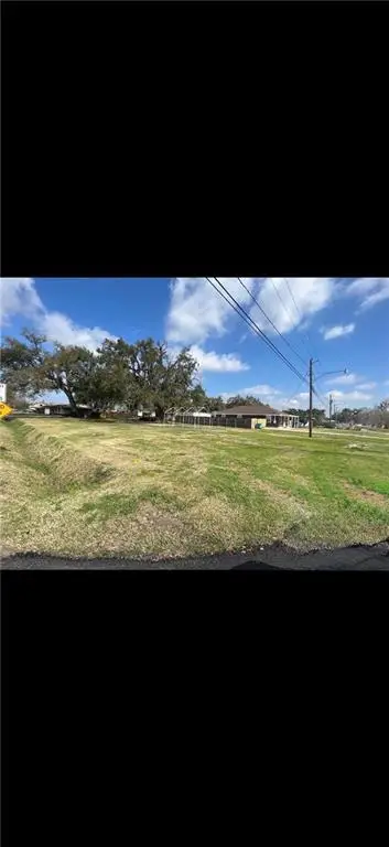 100 Travis Street, Paradis, LA 70080