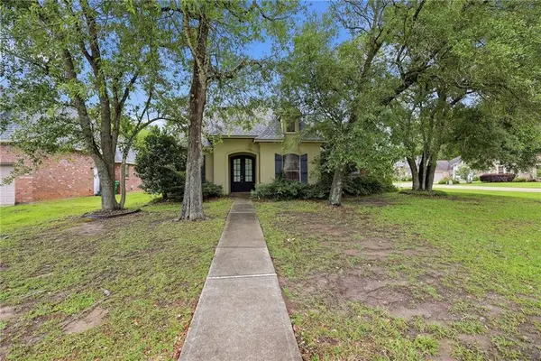 807 Sand Fox Run Street, Madisonville, LA 70447