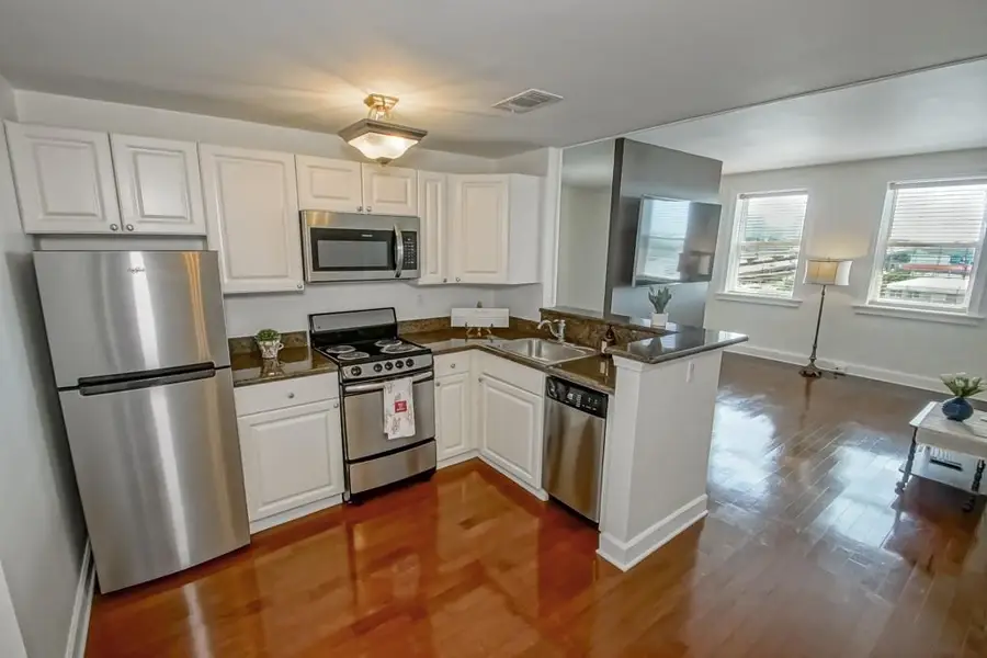 1205 St Charles Avenue #903, New Orleans, LA 70130 - #3