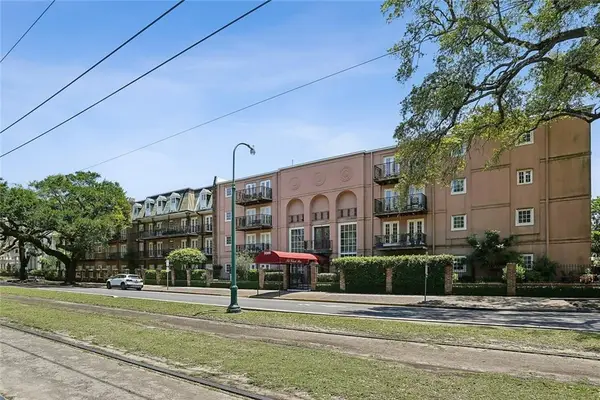 3000 St Charles Avenue #208, New Orleans, LA 70115