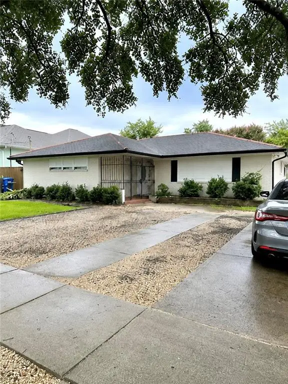 5526 Pratt Drive, New Orleans, LA 70122