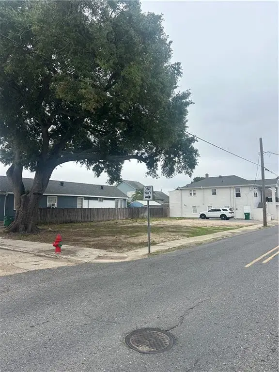 437 Newton Street, Gretna, LA 70053 - #2