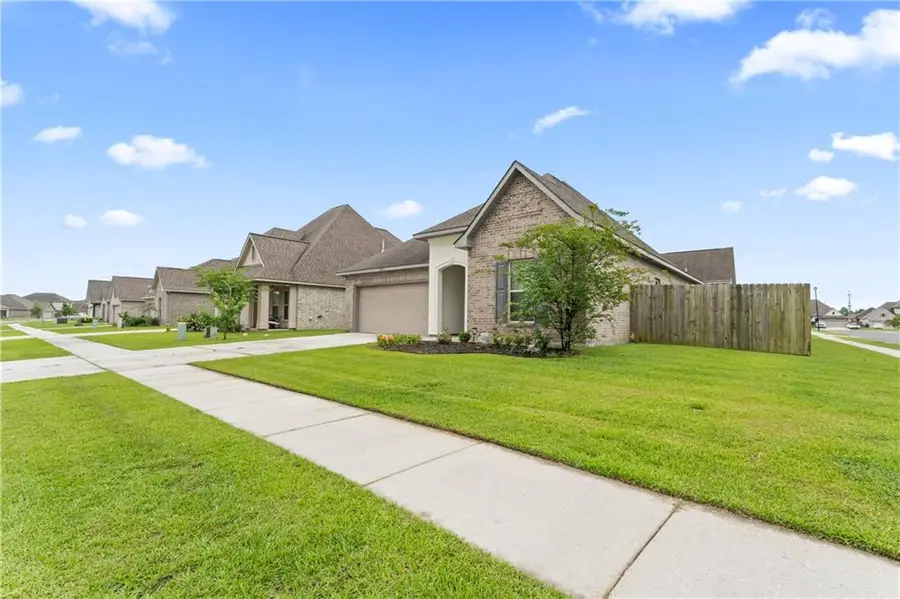 40121 Maddie Drive, Prairieville, LA 70769 - #2