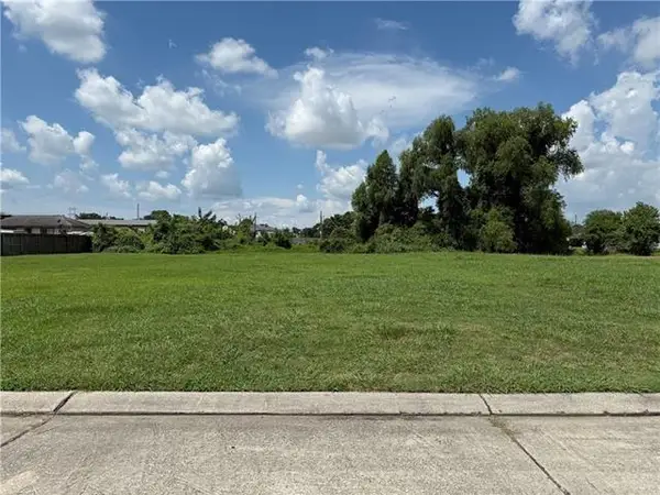 20 Mary Ann Place, Gretna, LA 70053