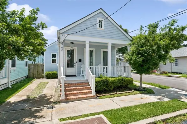 8742 Jeannette Street, New Orleans, LA 70118