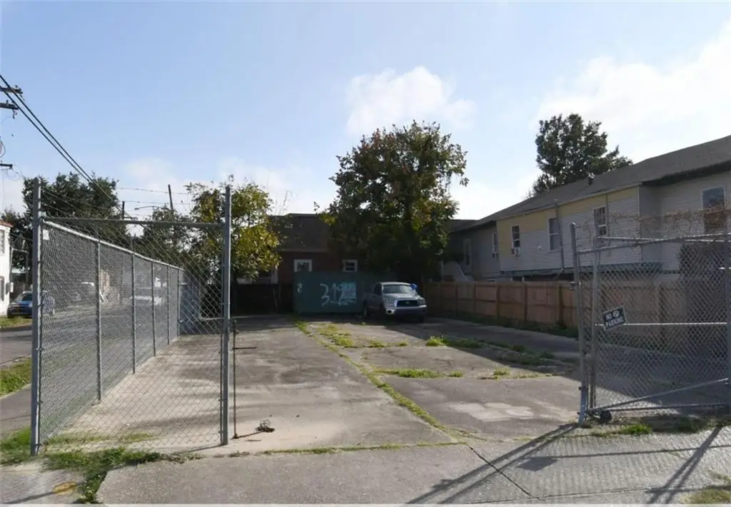 3700 Lasalle Street, New Orleans, LA 70115 - #1