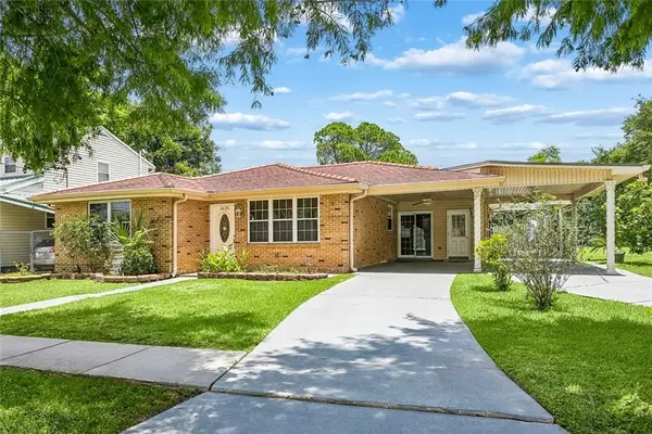 2625 Lloyds Avenue, Chalmette, LA 70043