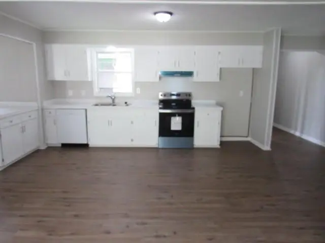 4411 3rd Street, Alexandria, LA 71302 - #3