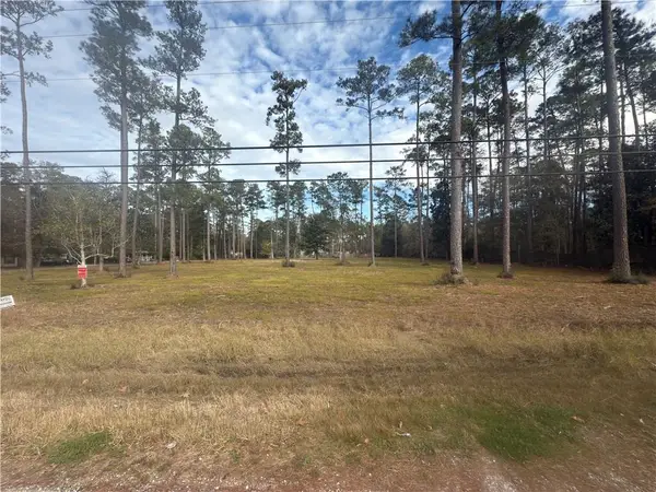 61016 Nehl Street, Lacombe, LA 70445