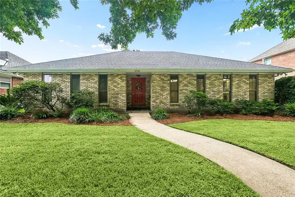 3709 Metairie Court, Metairie, LA 70002