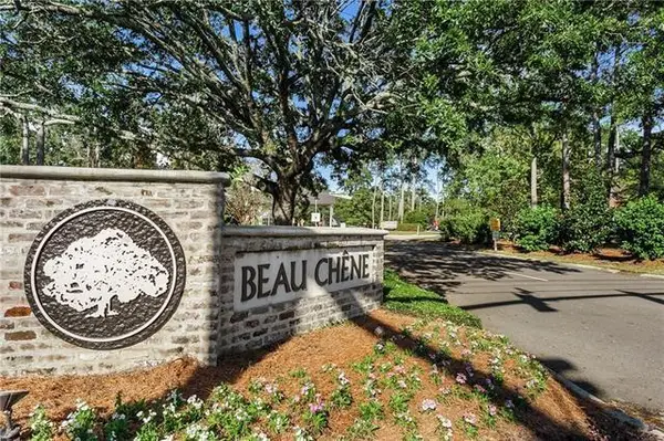 404 Tchefuncte Oaks Drive #404, Mandeville, LA 70471