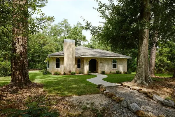 100 Live Oak Street, Mandeville, LA 70448