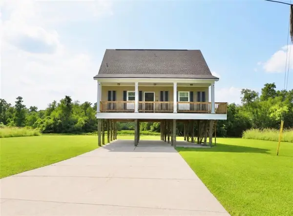 101 Tahiti Trail, Vacherie, LA 70090