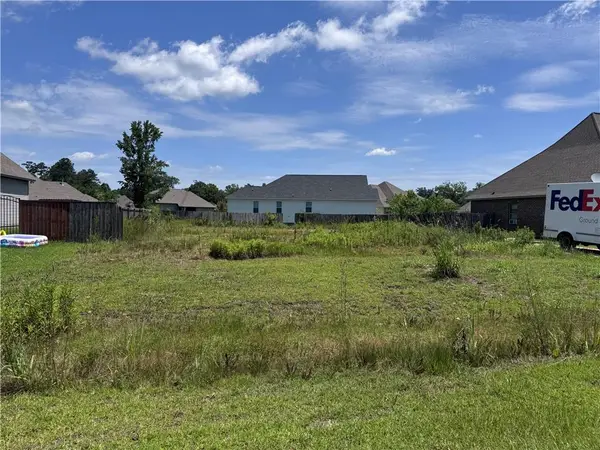 21297 Lake Maurepas Court, Ponchatoula, LA 70454