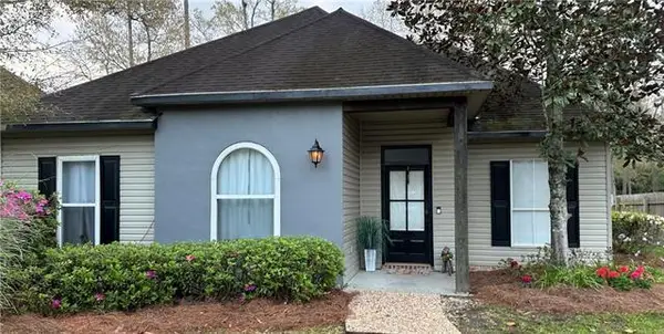 1555 Marigny Avenue, Mandeville, LA 70448