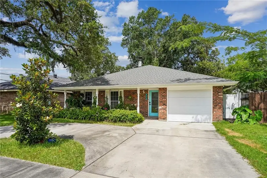 806 Colonial Club Drive, Harahan, LA 70123 - #2