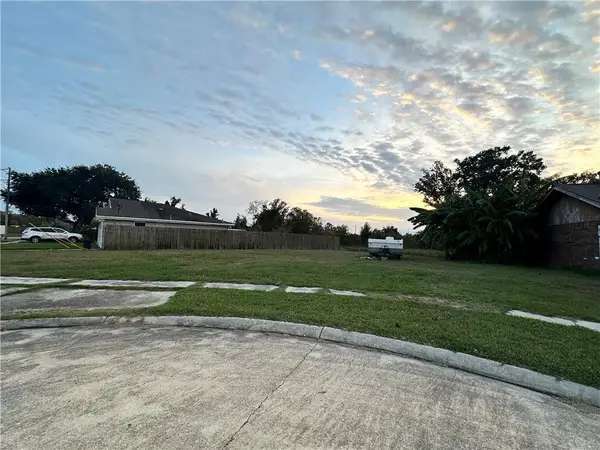 2605 Shannon Drive, Violet, LA 70092