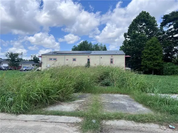 1906 Forstall Street, New Orleans, LA 70117