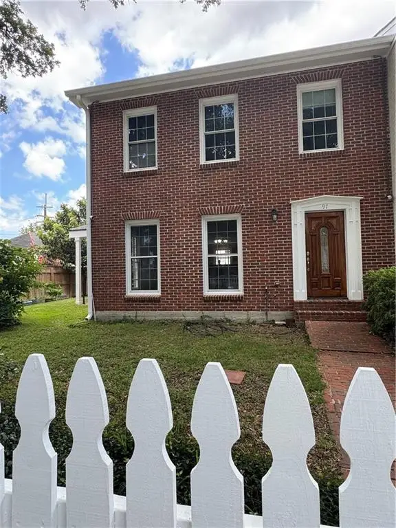 97 Versailles Boulevard, New Orleans, LA 70125