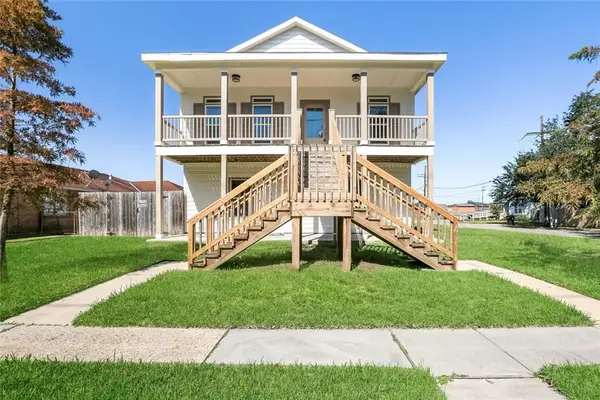 2220 Fenelon Street, Chalmette, LA 70043