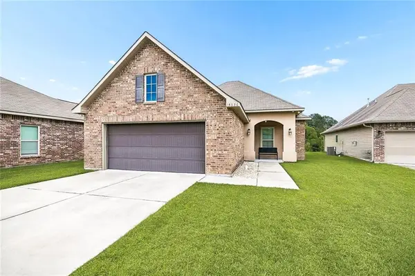 15336 Mossystone Drive, Prairieville, LA 70769