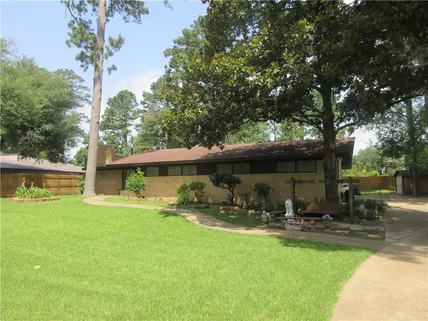 1106 Lakeshore Drive, Pineville, LA 71360