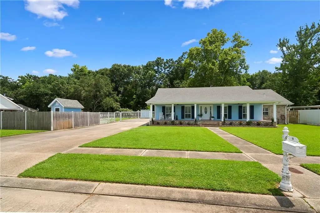 9 South Lake Court, Violet, LA 70092 - #1