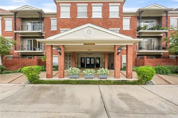 801 Rue Burgundy Street #113, Metairie, LA 70005
