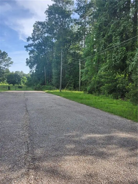 00 Oak Street, Abita Springs, LA 70420