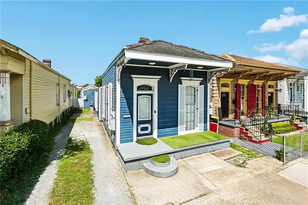 742 Delachaise Street, New Orleans, LA 70115