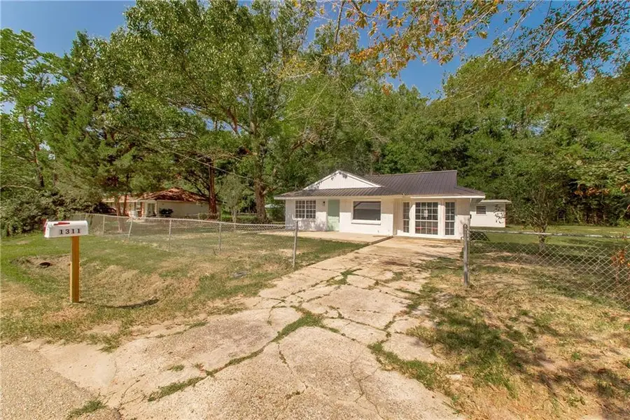 1311 Victoria Street, Bogalusa, LA 70427 - #2