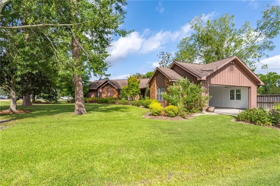 220 W Magnolia Street, Ponchatoula, LA 70454 - #2