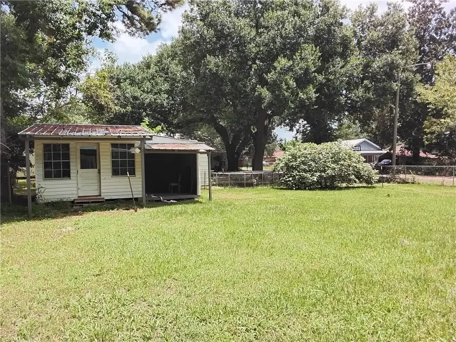 607 S Louisiana Avenue, Bunkie, LA 71322 - #3