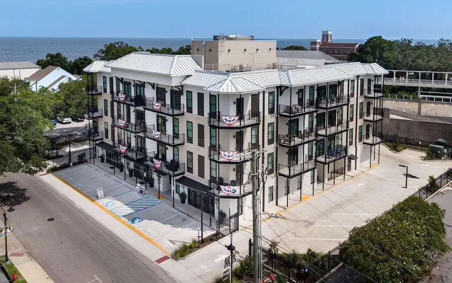 124 Court Street #305, Bay Saint Louis, MS 39520 - #2