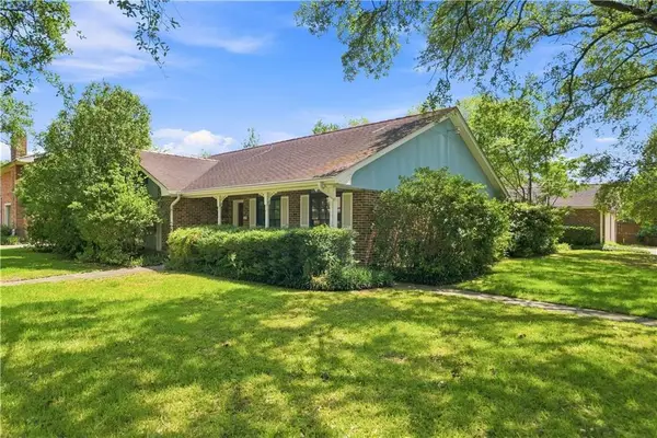 1434 Holiday Place, New Orleans, LA 70114