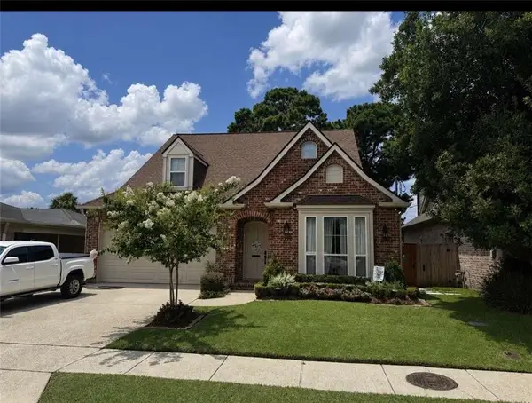 2732 Metairie Court, Metairie, LA 70002