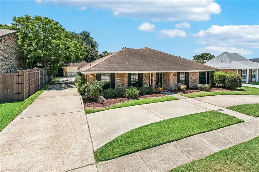 61 Woodlake Boulevard, Kenner, LA 70065 - #2