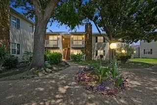 732 Village Road #E, Kenner, LA 70065